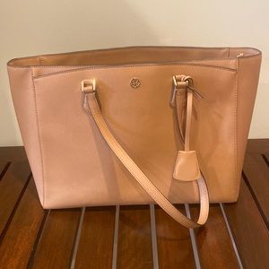 Tory Burch Robinson Saffiano Leather Tote in Cardamom